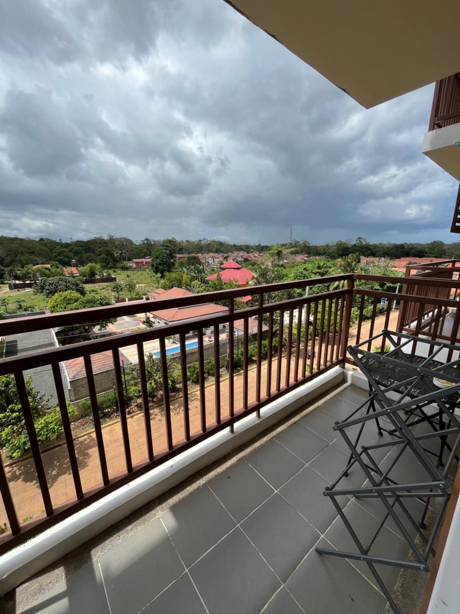 Condo In Camella Manors In Puerto Princesa Exteriör bild
